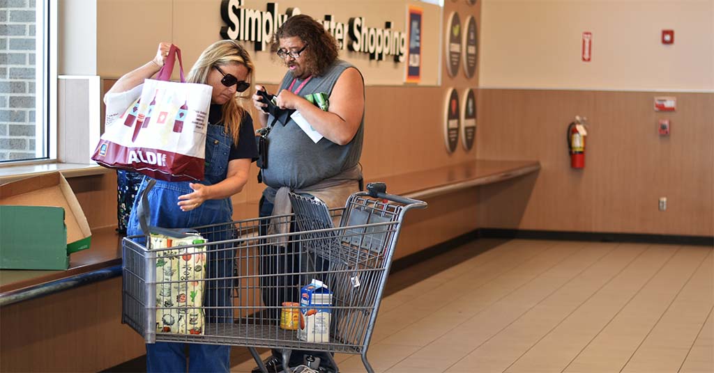 Easterseals Arc Antonio bagging groceries